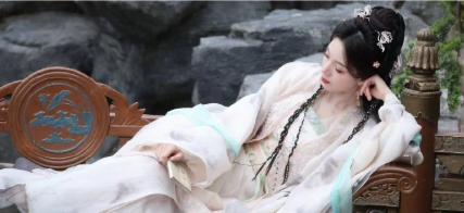 这么美却不火，事业很难再起飞了​​​