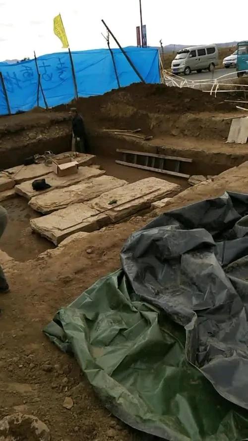 南阳真不愧是楚汉的发源地，这不又挖到汉代大墓了！也不知道里面埋的究竟是谁？大家想