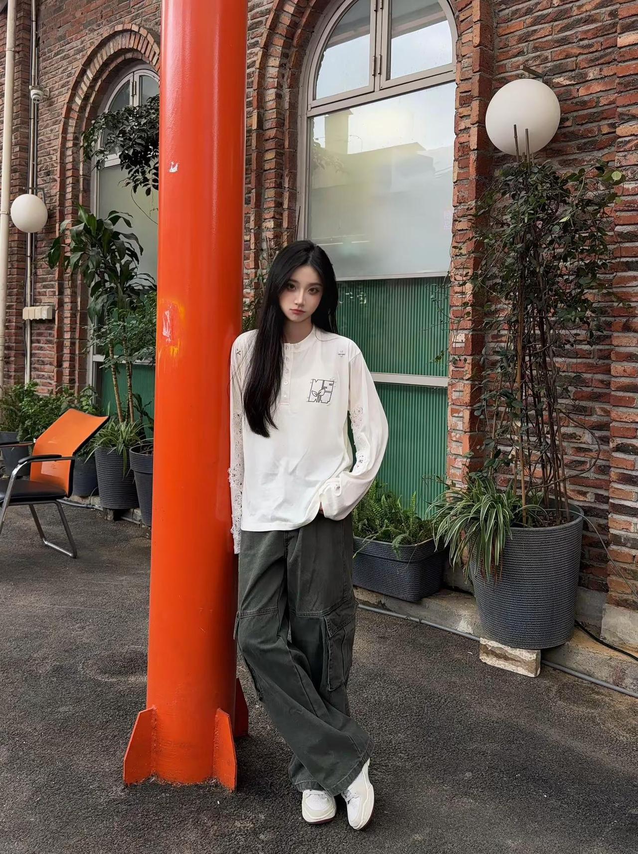 我应该是忧郁冷萌厌世脸街头穿搭中性风工装裤穿搭ootd