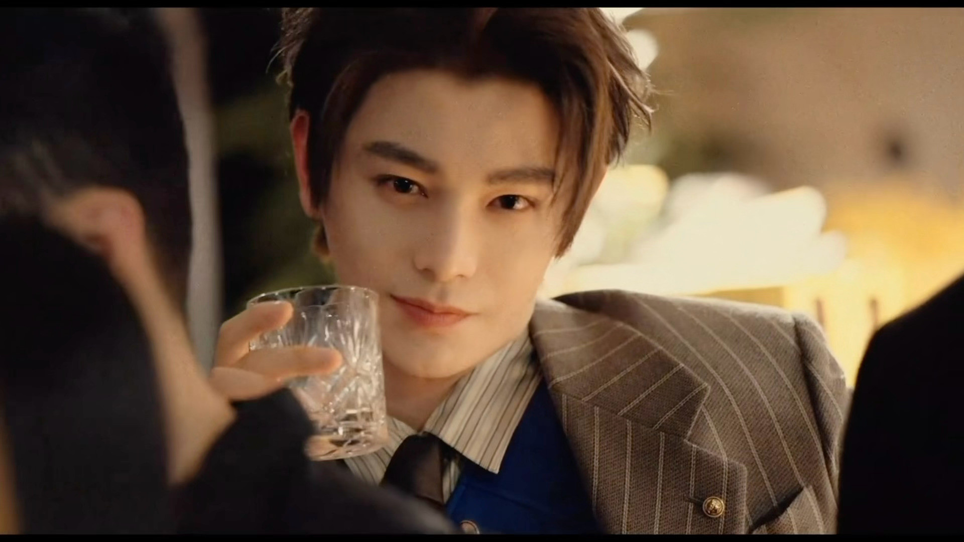 名利场里望向我的丁禹兮危险又迷人的小狐狸🦊丁禹兮没人来拉我吗​​​