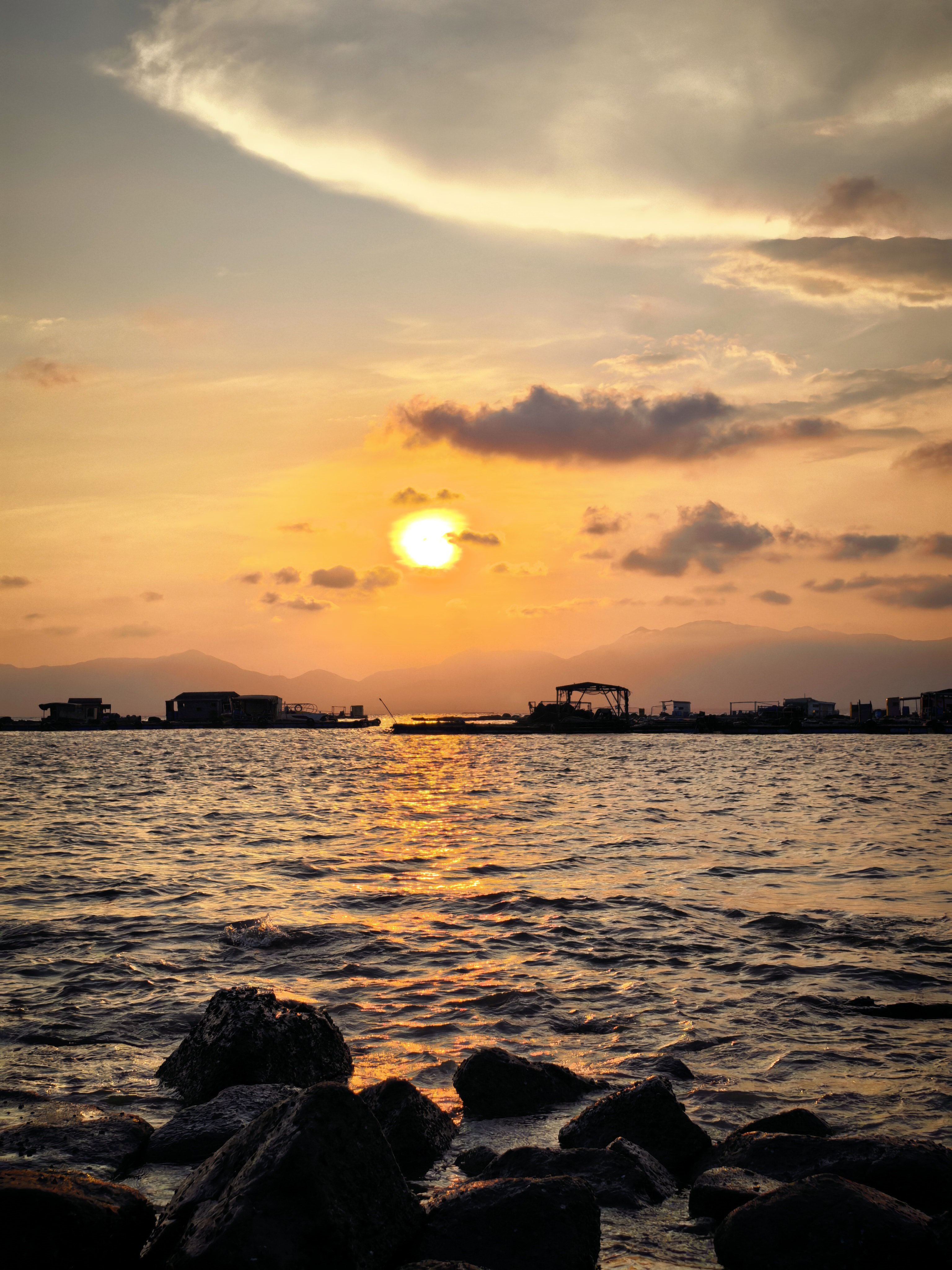 落日尤其浪漫海陵岛