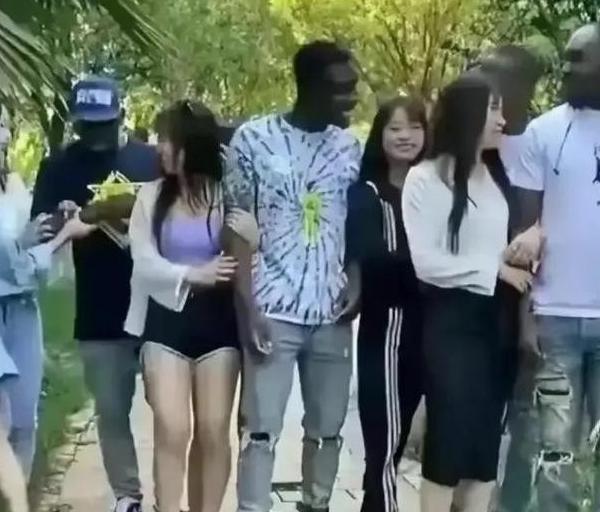 非法外籍人滞留中国一直呈上升趋势，并不断的繁殖后代，十年二十年以后，社会会变成什