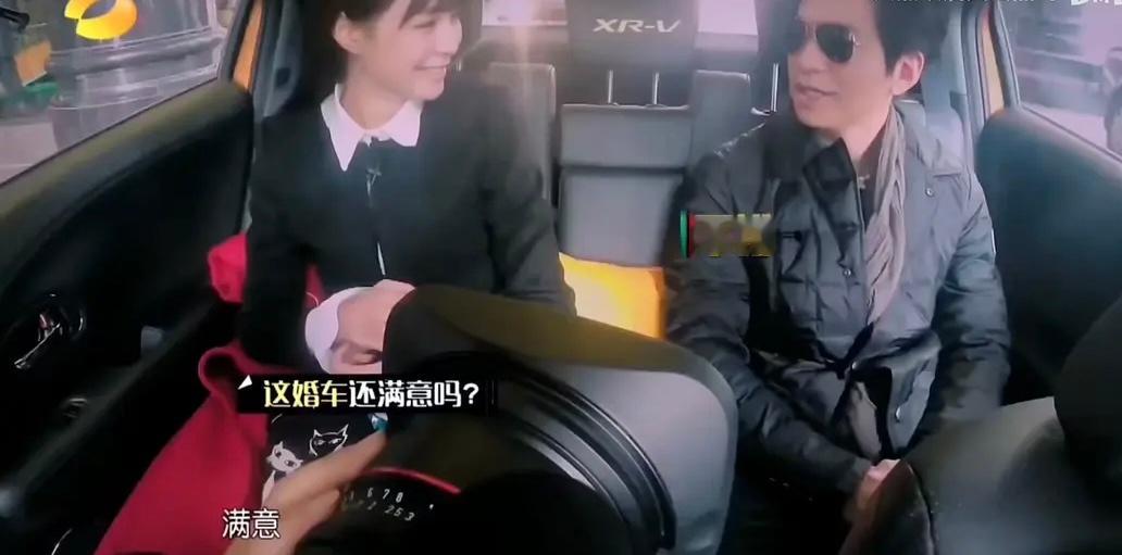 歌手3的时候有磕过沈梦辰和李健的吗？沈梦辰：婚车满意吗？李健：满意对新人也很满
