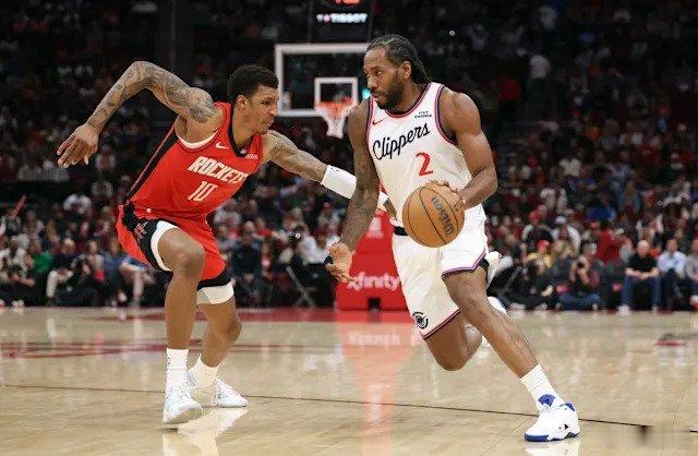 据尚卡尔,乌度卡认为贾巴里·史密斯与年轻时的科怀·伦纳德有相似之处😳“他让我