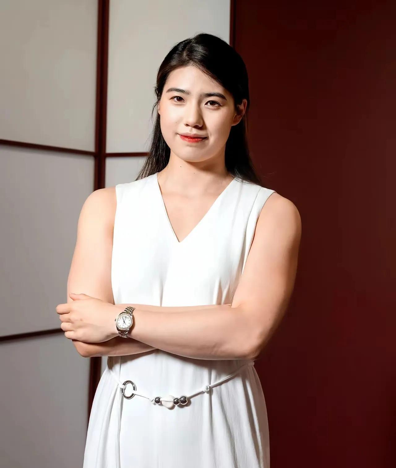 实话实说，张雨霏和余依婷，作为中国游泳运动员，她俩实力都很强，都是特别棒的女孩，