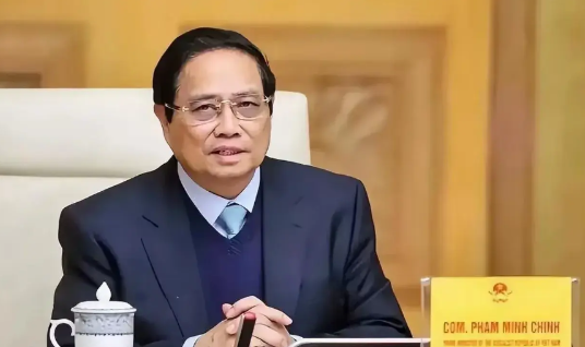 越南总理范明政近几日可是动作频频，先是阴阳怪气的对大国发出所谓技术不公开透明的言