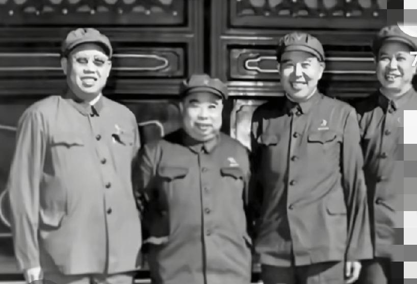 认识照片上的这几个人一定是学富五车，博古通今之人。仔细欣赏这张图片，按