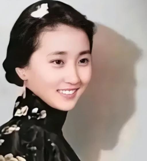 钱学森向蒋英表白：蒋英，要不，你嫁给我吧。蒋英委婉的拒绝：哥，我有男朋友。谁知，