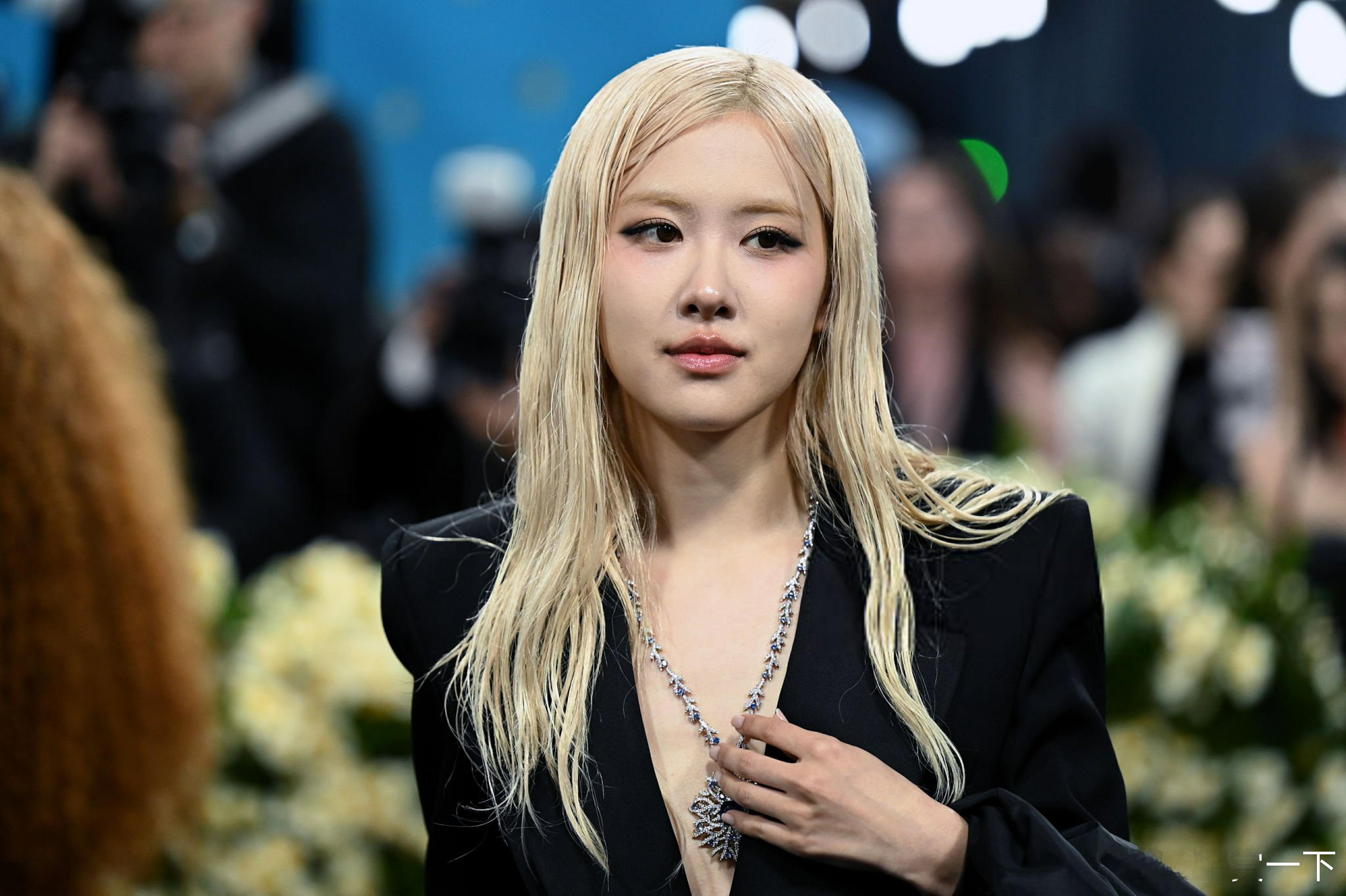 朴彩英出席MetGala2025​​​