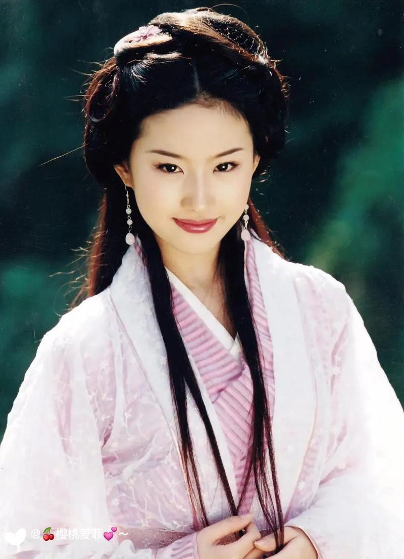 以前看天龙八部一直很好奇王语嫣明明没有实战经验为啥这么牛逼跟个游戏解说似的。但