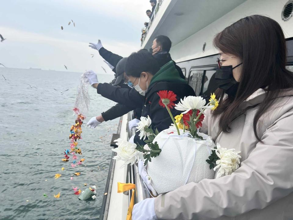 北京，一81岁老太儿子病逝，儿媳怕她年纪大了承受不住打击，就瞒着她，给丈夫进行了