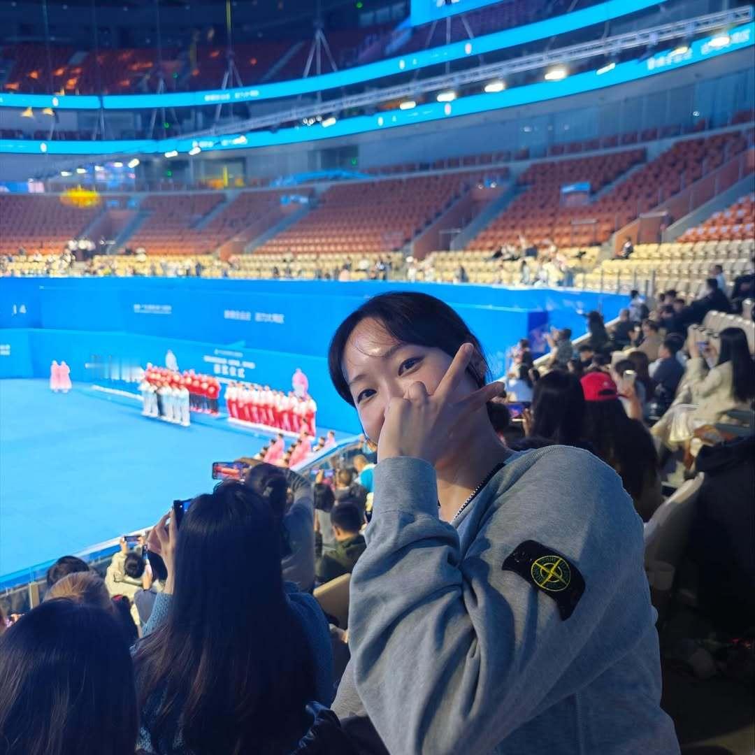 蔡侑玎IG更新：🇨🇳🇭🇰把过去只为比赛去的地方，当成旅行去游玩🩵22号