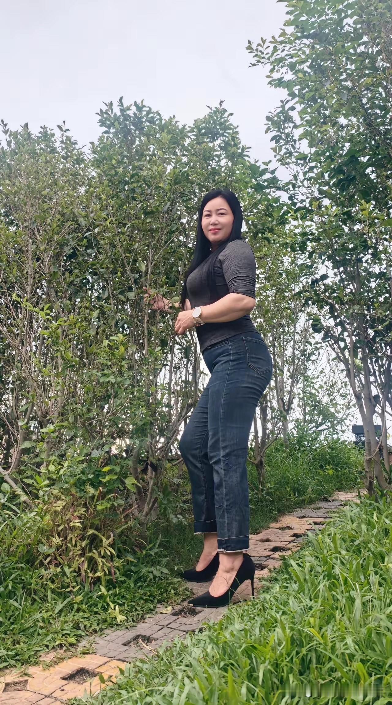 不要和没钱的人在一起不要和负债的人在一起更加不要和有网贷的人在一起离得越远