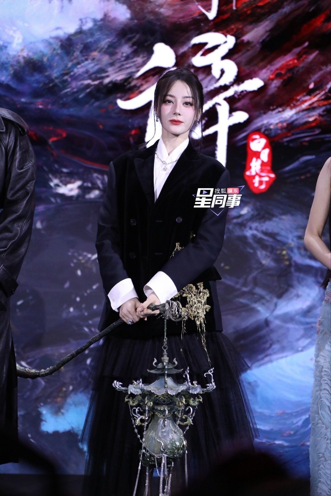 迪丽热巴｜2025腾讯视频鹅剧派对携《利剑玫瑰》《枭起青壤》《慕胥辞》