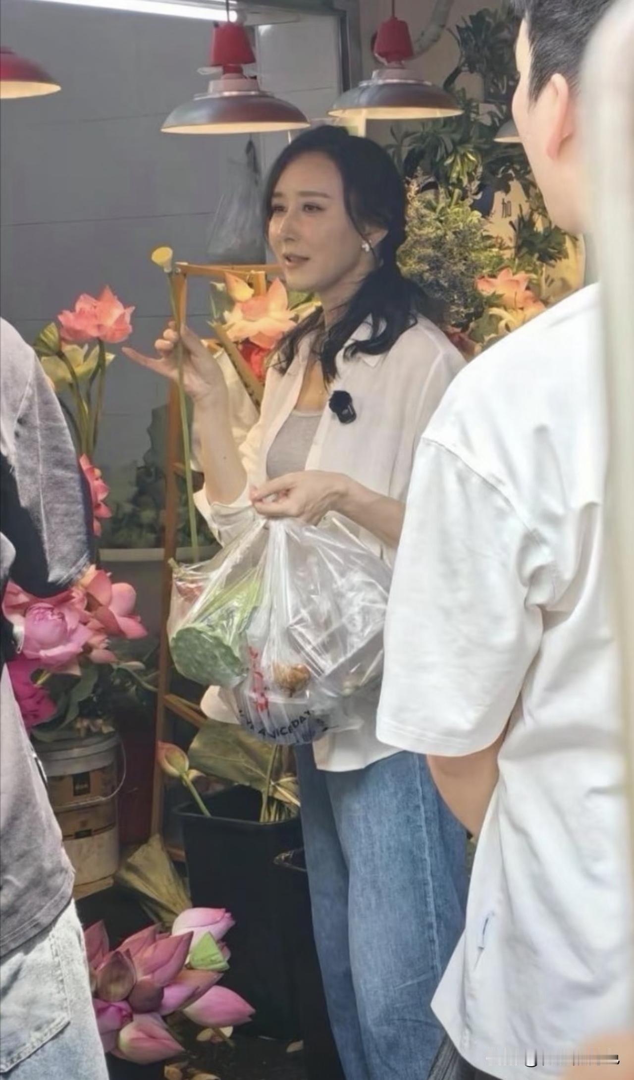 女神线下比电视里还要美。