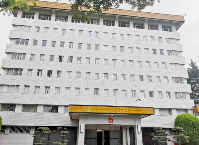 威胁升级！日本右翼势力对薛剑总领事发出死亡威胁，中国驻日使馆已启动战时级别的“人