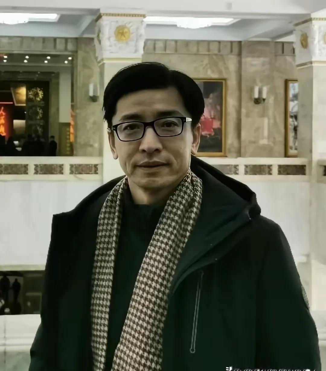 **王鑫投案，这桩“中戏顶流”的自首，让多少人沉默了？**知名演员、中戏系主