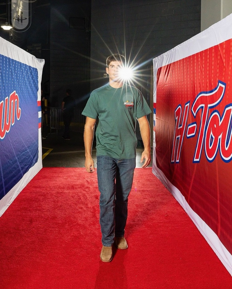 火箭队的谢泼德本场比赛表现一般，在对阵爵士的比赛里，谢泼德在首发阵容当中很难适应