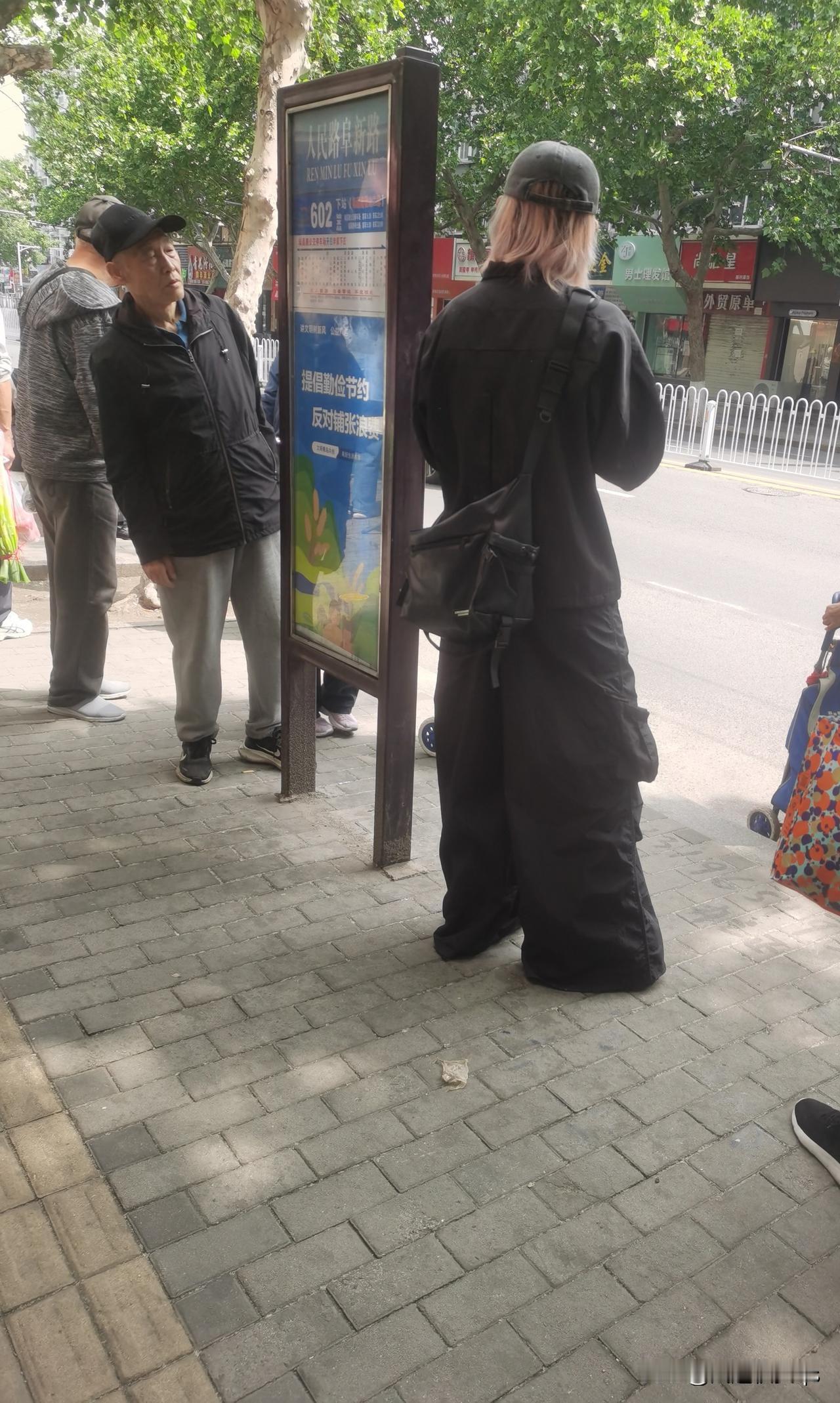 602路车，比平时晚了些。