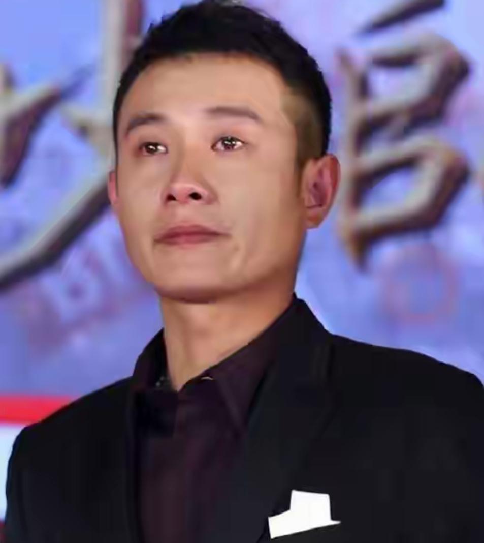 条条大路通罗马！不当明星的文章，在上海开饭店，女儿也为他宣传娱乐明星