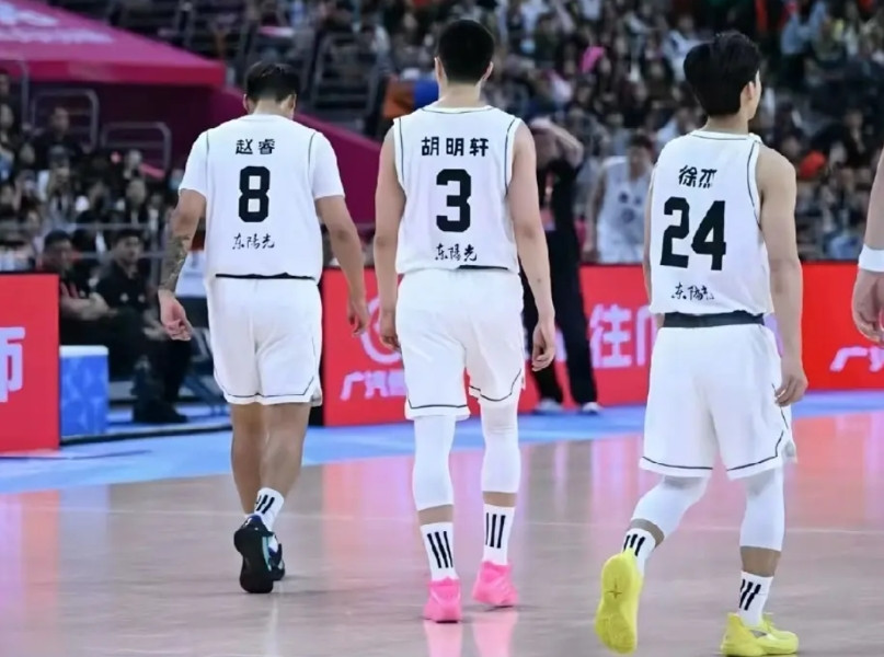 今晚的全运会决赛将是赵睿、徐杰、胡明轩最后一次在一起打球。曾经的广东三少，现在