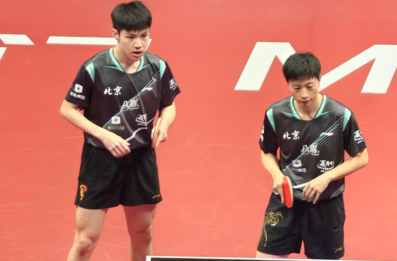 马龙估计现在很郁闷他怎么也没想到北京队派小将黄友政和自己打双打，让王楚钦