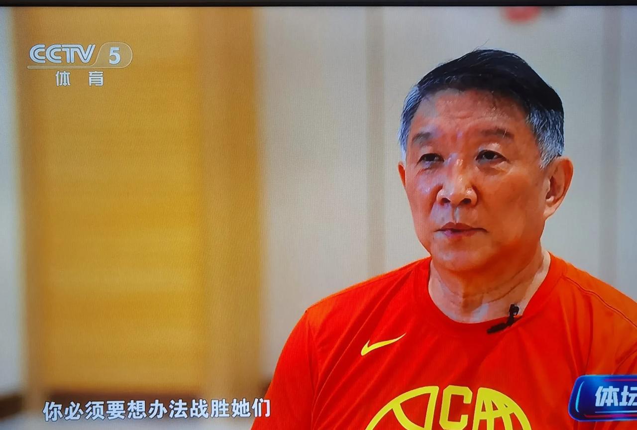 中国女篮亚洲杯的正式名单终于出炉了。几乎和我想的一样，就是有一个人有争议。就是杨