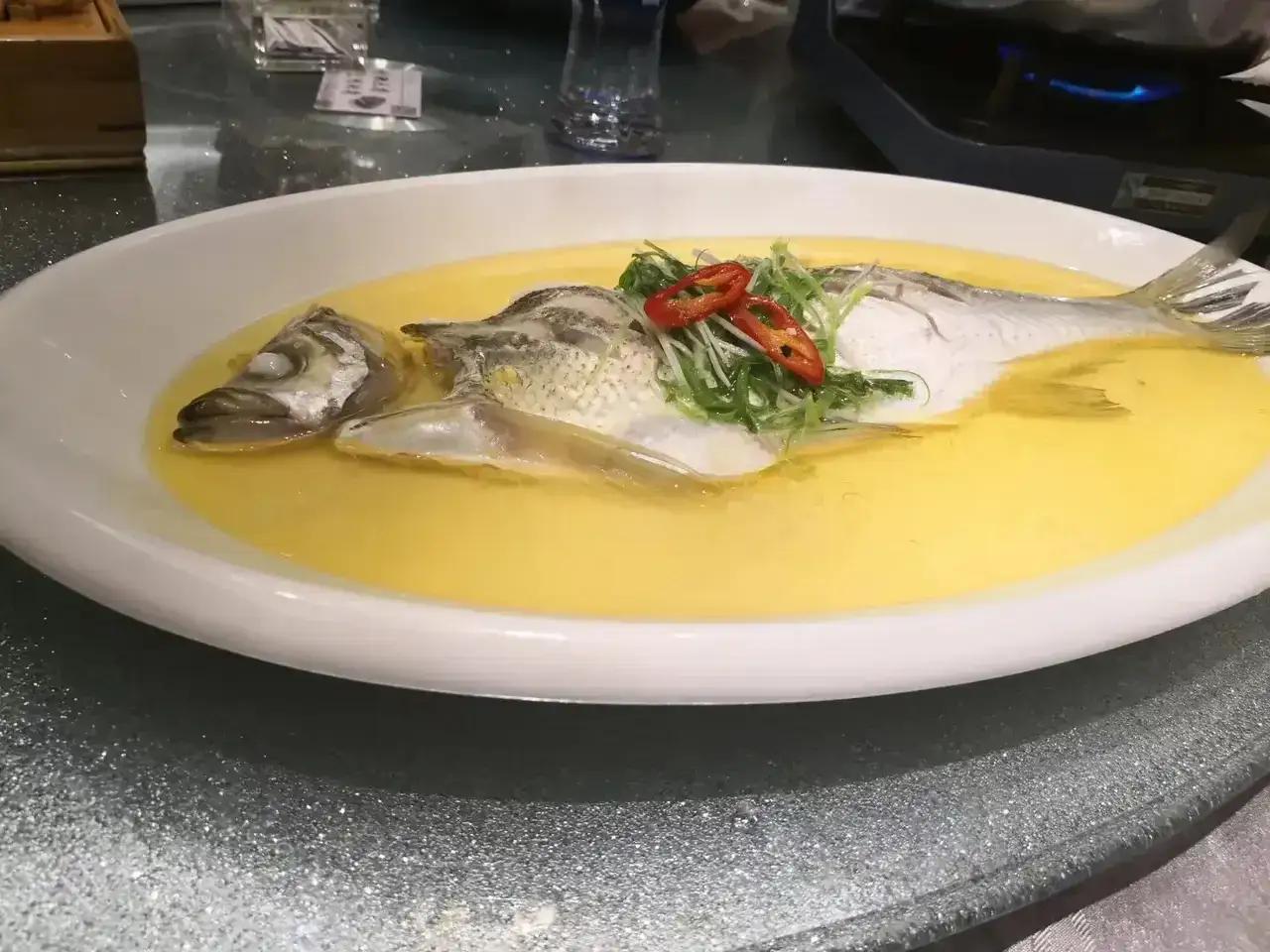 杭州并不是美食荒漠,只是杭州美食以清淡著称,大概跟杭州的气候有关,杭州本地人不太