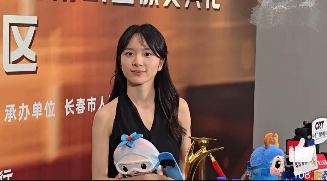 恭喜李思潼，拿下人生第一座影后奖杯。但长春电影节把最佳女主角颁给了李思潼，个人觉
