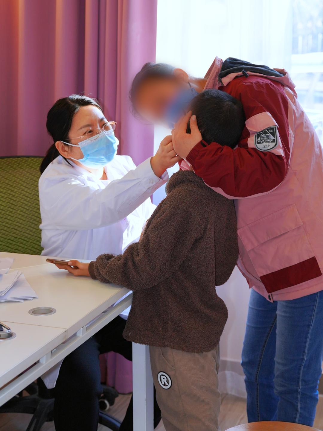 孩子矮小症，其实是鬼门大开了！一位道观扫地的先生告诉我：儿童矮小症，实际是鬼门