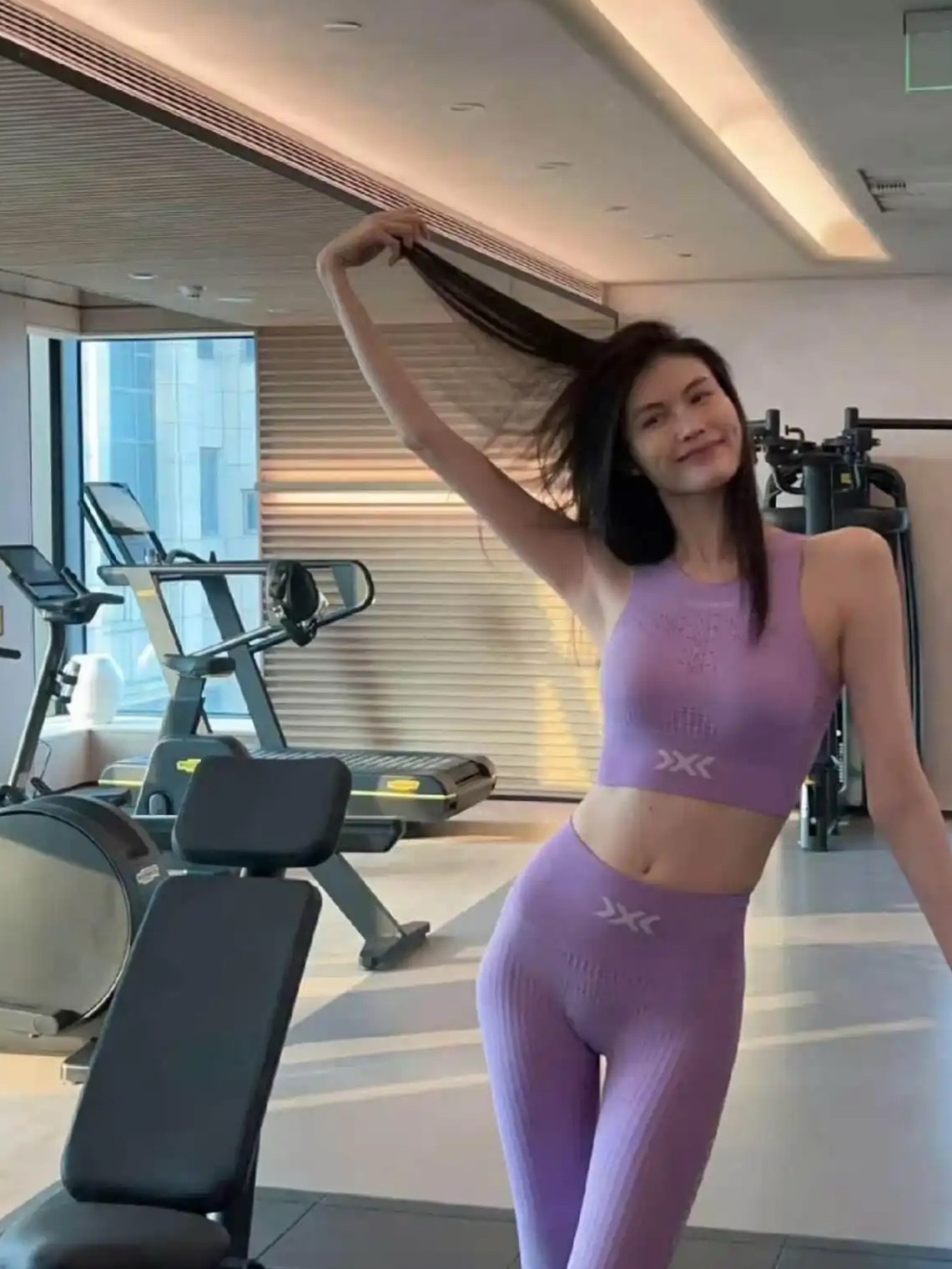 何穗健身，超模的身材就是好