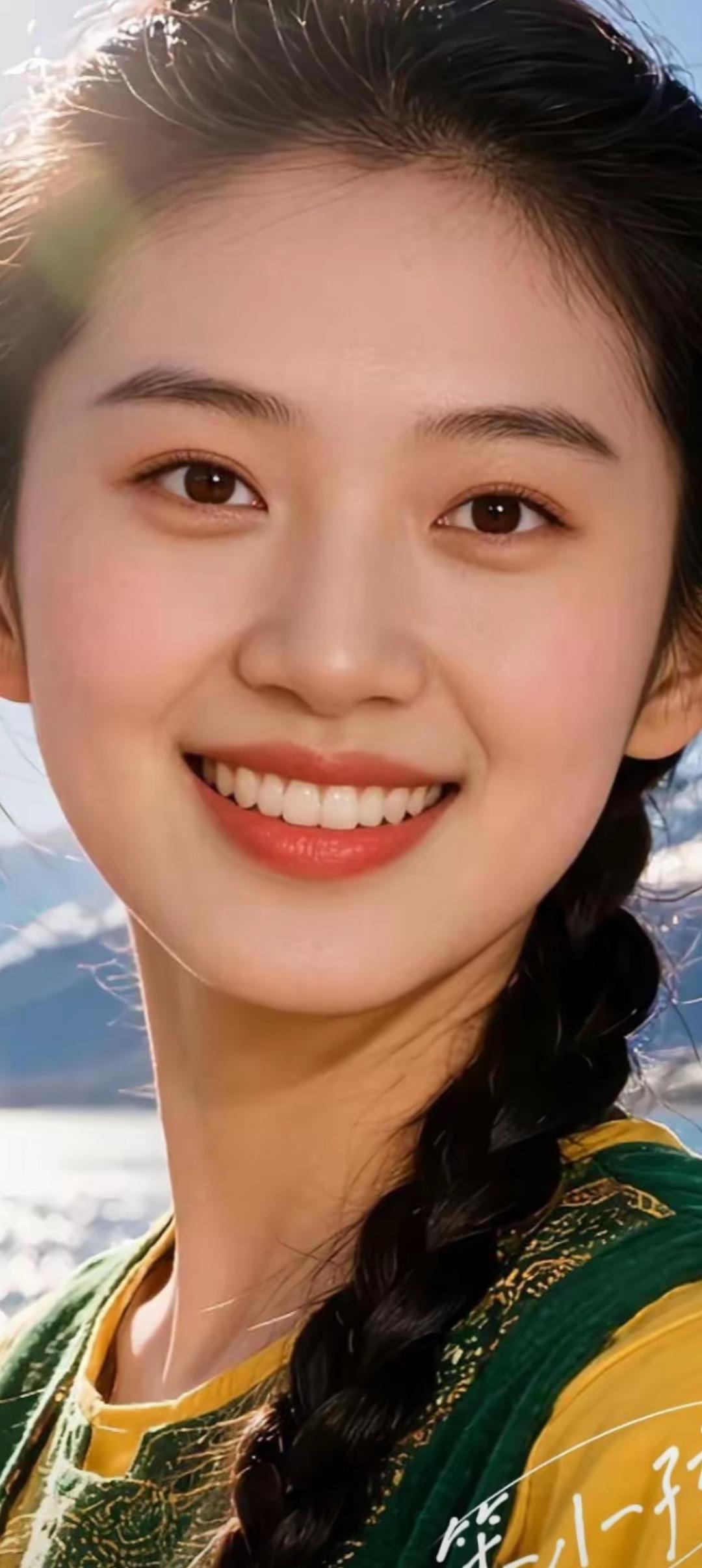 阳光下的微笑，温暖如春日阳光。🌞😊