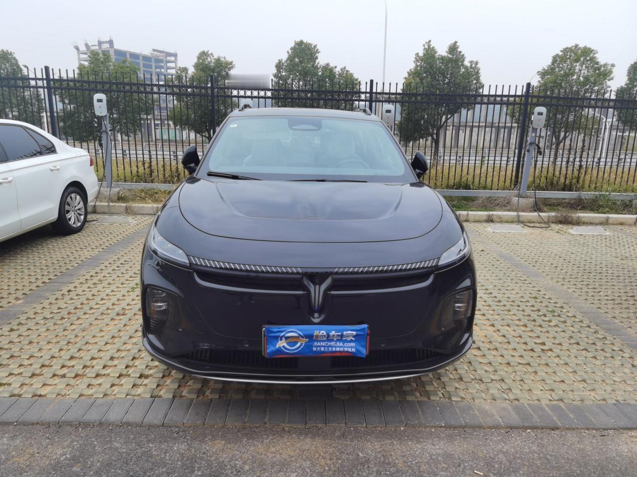 二手电车就是便宜，新车20万，才开一年只要12万！前两天验了一台岚图知音，24