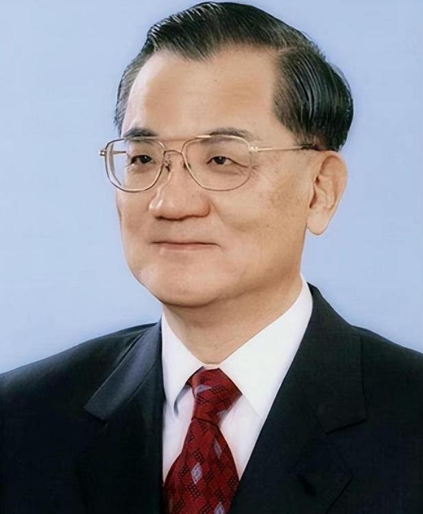 连战这辈子怕是做梦都想不到，自己拿真金白银捧出来的亲儿子，混了大半辈子，到头来却