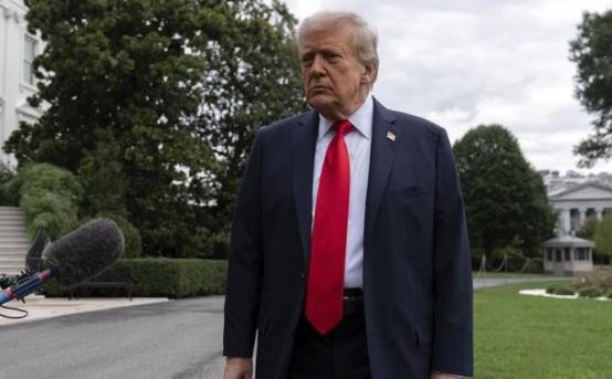 中国的沉默，彻底点燃了特朗普的耐心。眼看访华行程迟迟得不到明确回应，他终于动了硬