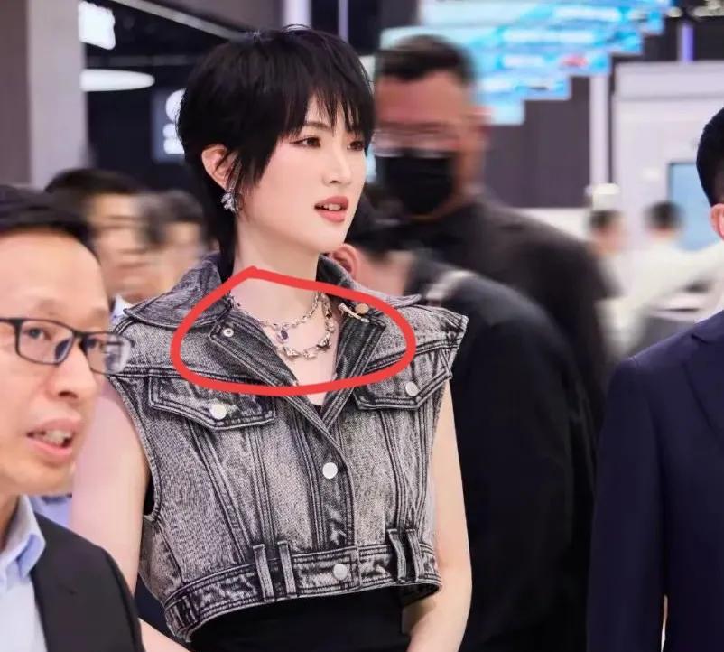 我觉得姚安娜挺聪明的不是因为她有任家的基因，也不是因为她考上了哈弗大学，而是