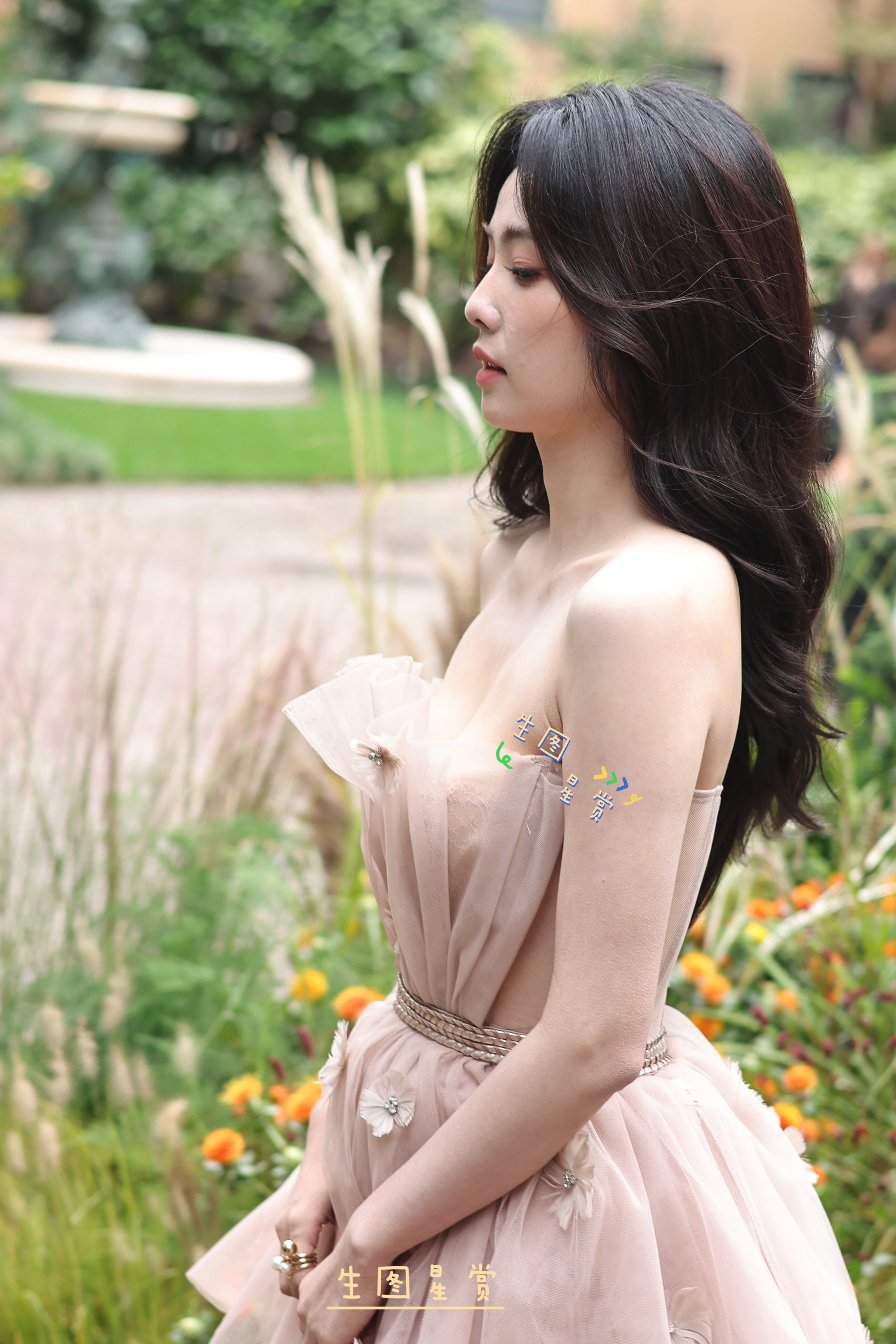 白鹿×米兰时装周JimmyChoo秀场生图直出的白梦妍，花香四溢🌸🫧白鹿