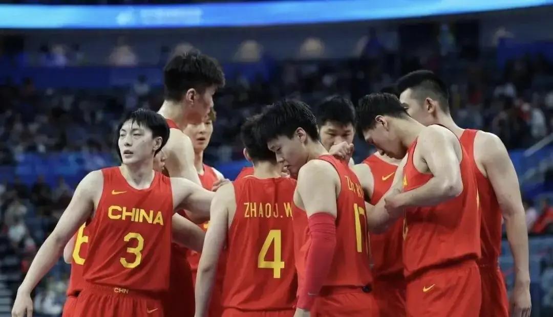 中国男篮“新五虎”浮出水面：这五人，才是当下最硬答案！三场热身赛下来，中国男篮终于试出了眼下最靠谱的