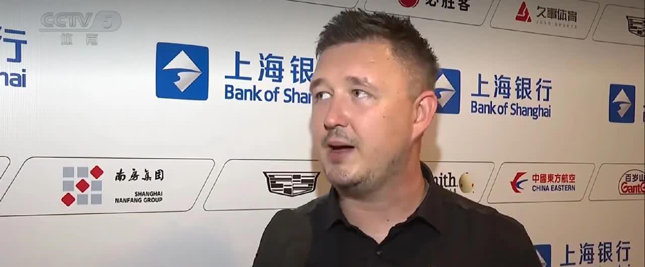 凯伦.威尔逊夺冠，赛后接受采访说，中国球迷给自己取的中文名字叫“囧哥”，这两个字