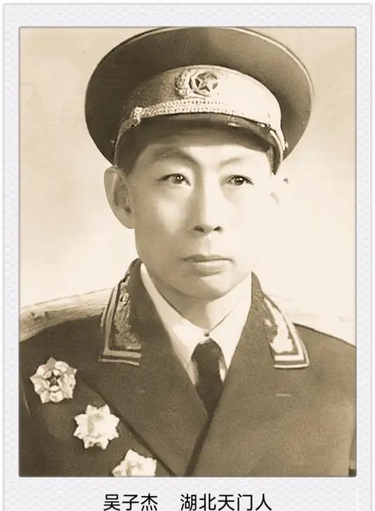 1949年秋，新疆鄯善城乱了，解放军西进受阻。1949年9月，新疆首府迪