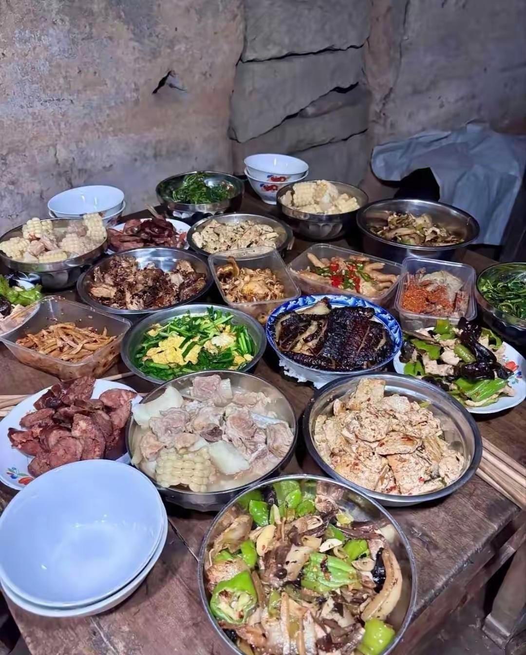 这一顿饭300块钱够吗？