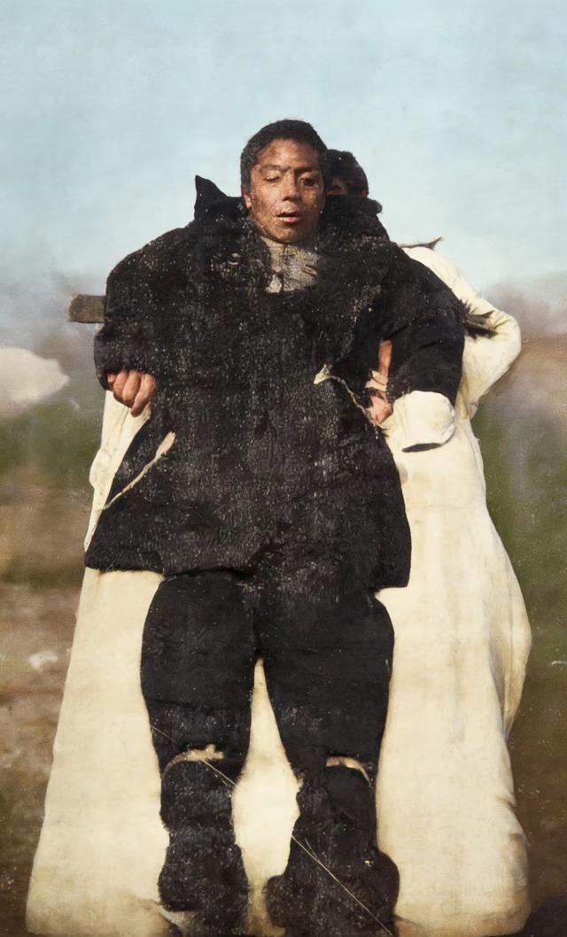 1913年，行刺宋教仁的凶手武士英，暴毙狱中后，一张罕见的留影。武士英是云南人