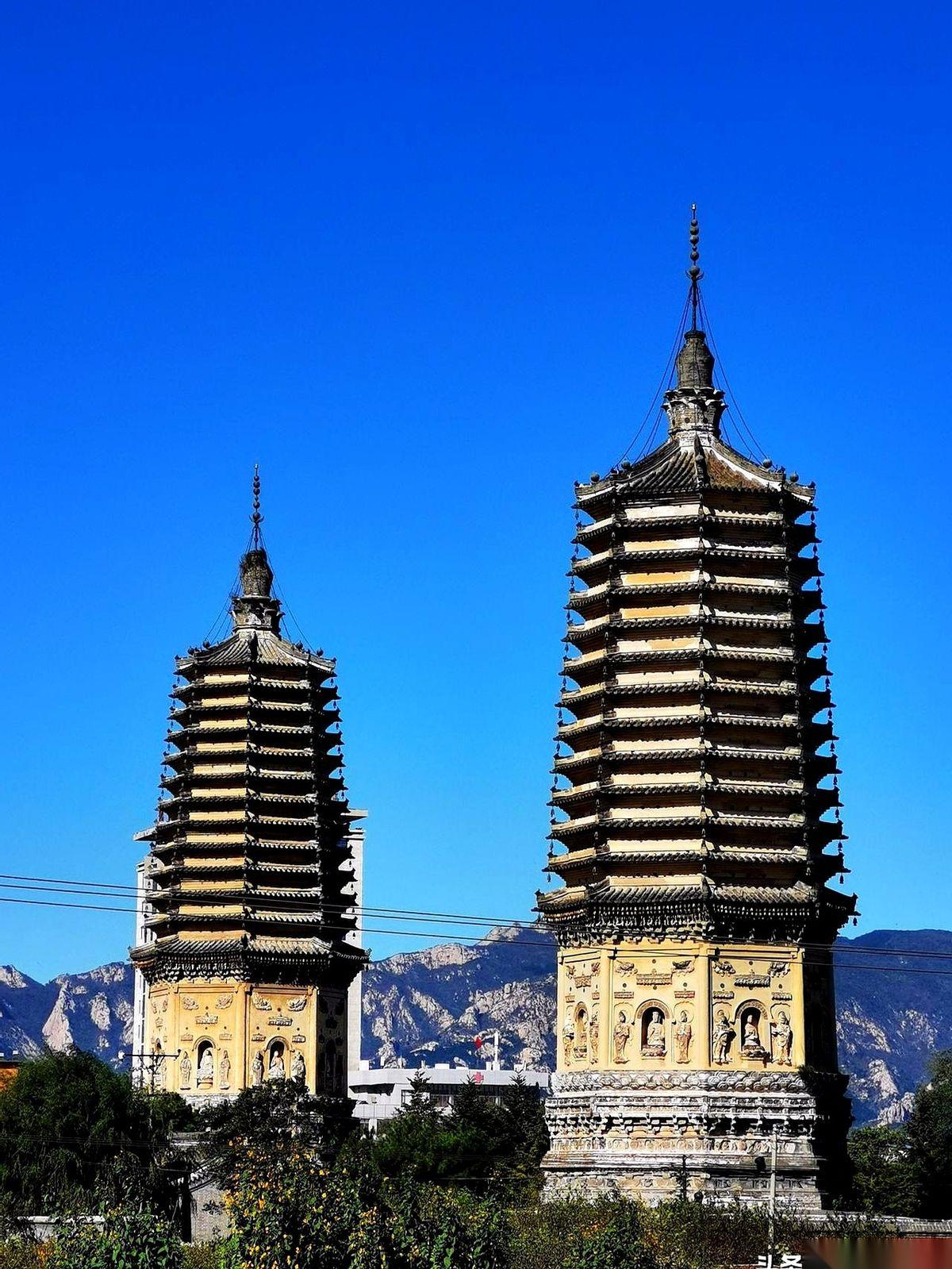 我姓张，快八十了。但我们家老根儿，其实姓范。这事儿说起来就长了。我爷爷亲口告