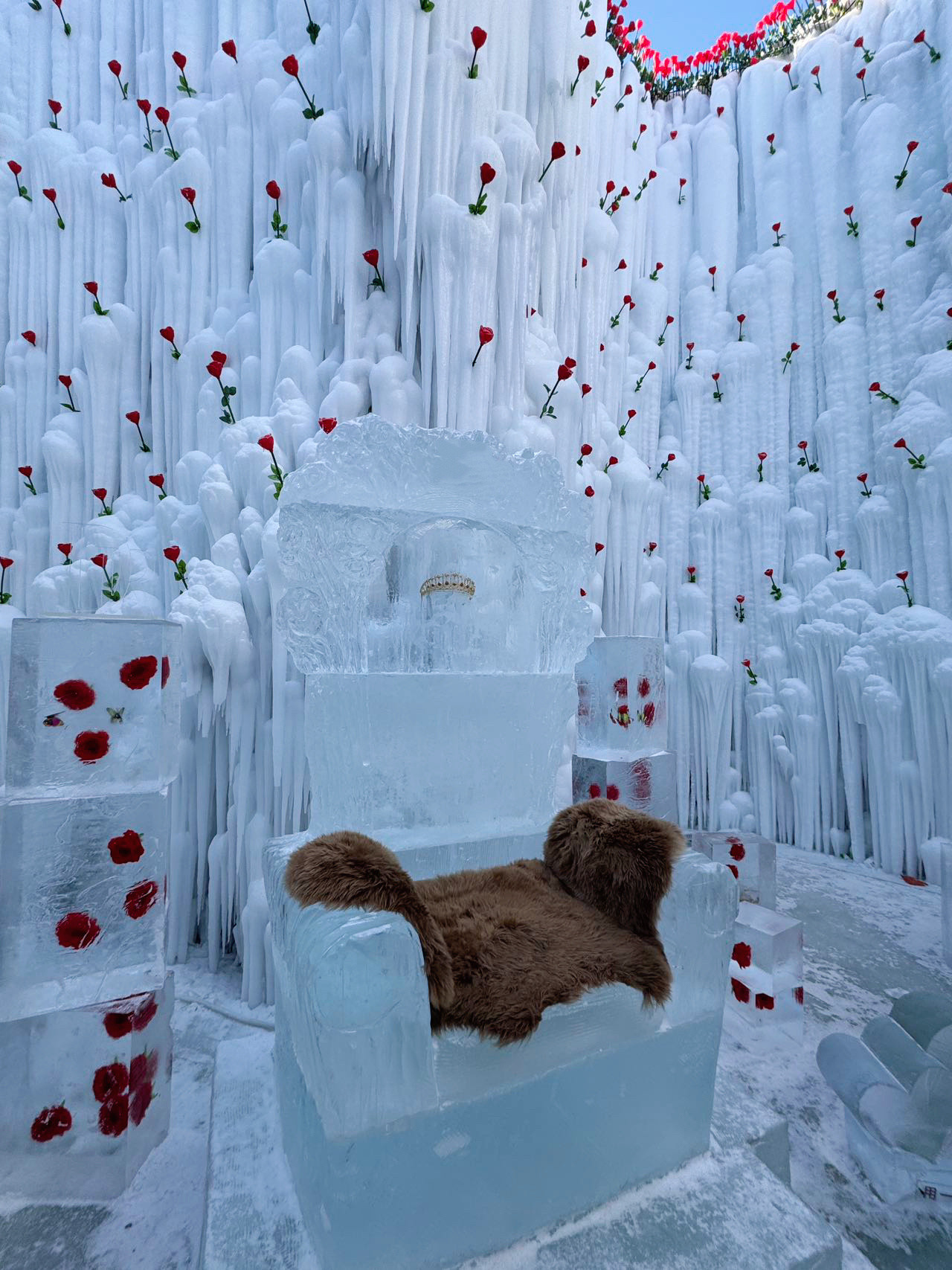 起猛了在长白山看到冰雪女王了不得不说！长白山新晋真爱打卡点真的太会了！冰雕的王