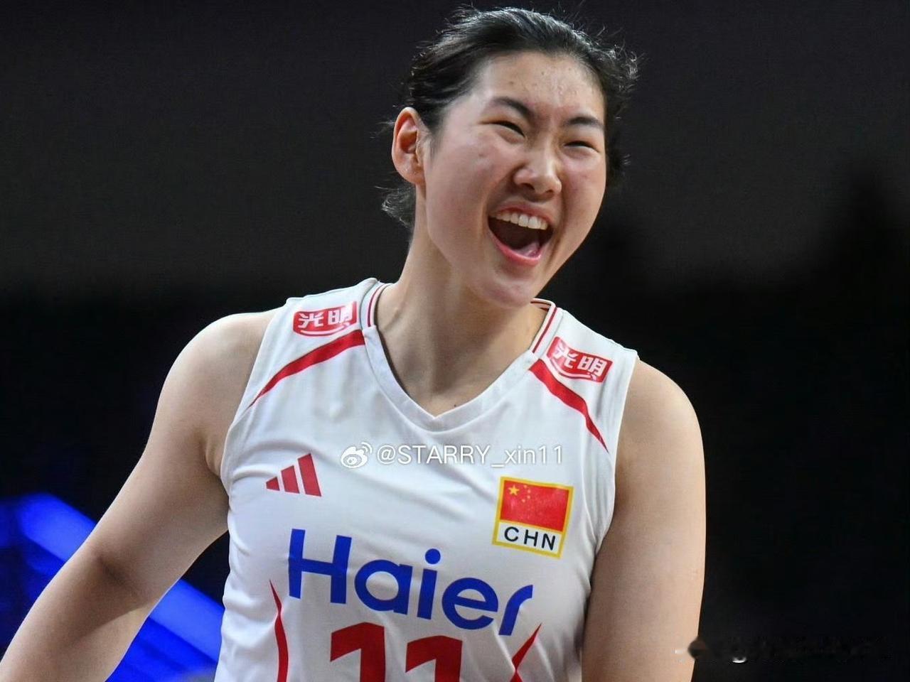 中国女排调整阵容，2-3憾负意大利女排。解盛钰不负众望，李晨瑄值得称赞！202