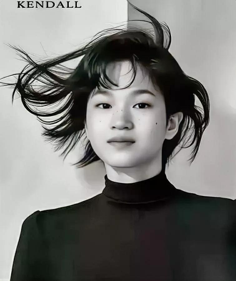 全红婵又搞大事了！不是比赛——是冲上了泰国顶流时尚刊《HOWE》！谁