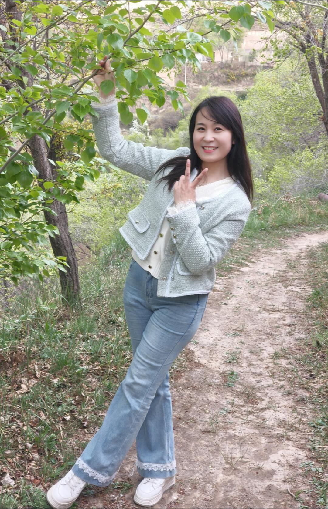 牛仔裤配什么鞋子好看?