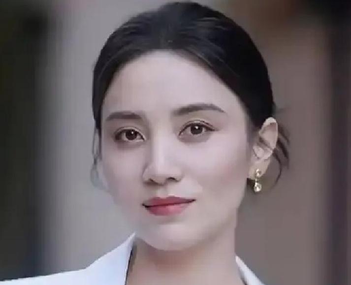 宋佳结婚后，竟然连续四十天没能踏进家门半步。她老公王伟不仅没闹，还拎着一箱东北特