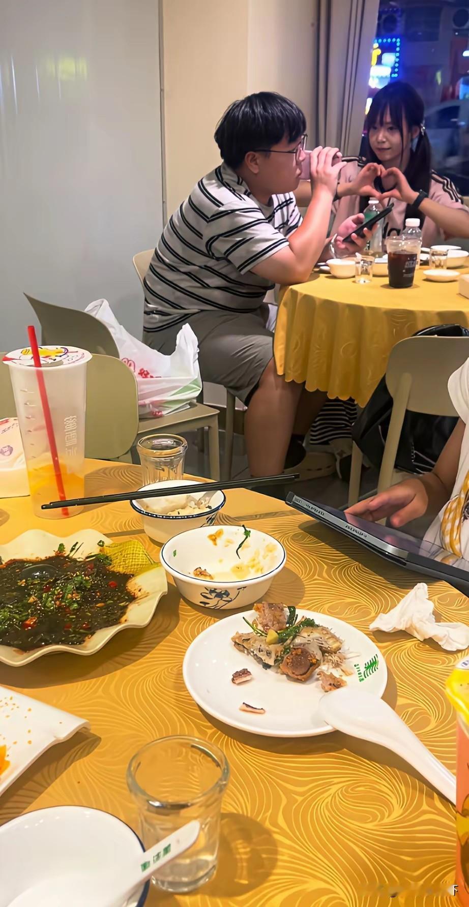 不是，看了十几遍，才反应过来！[捂脸哭][捂脸哭]