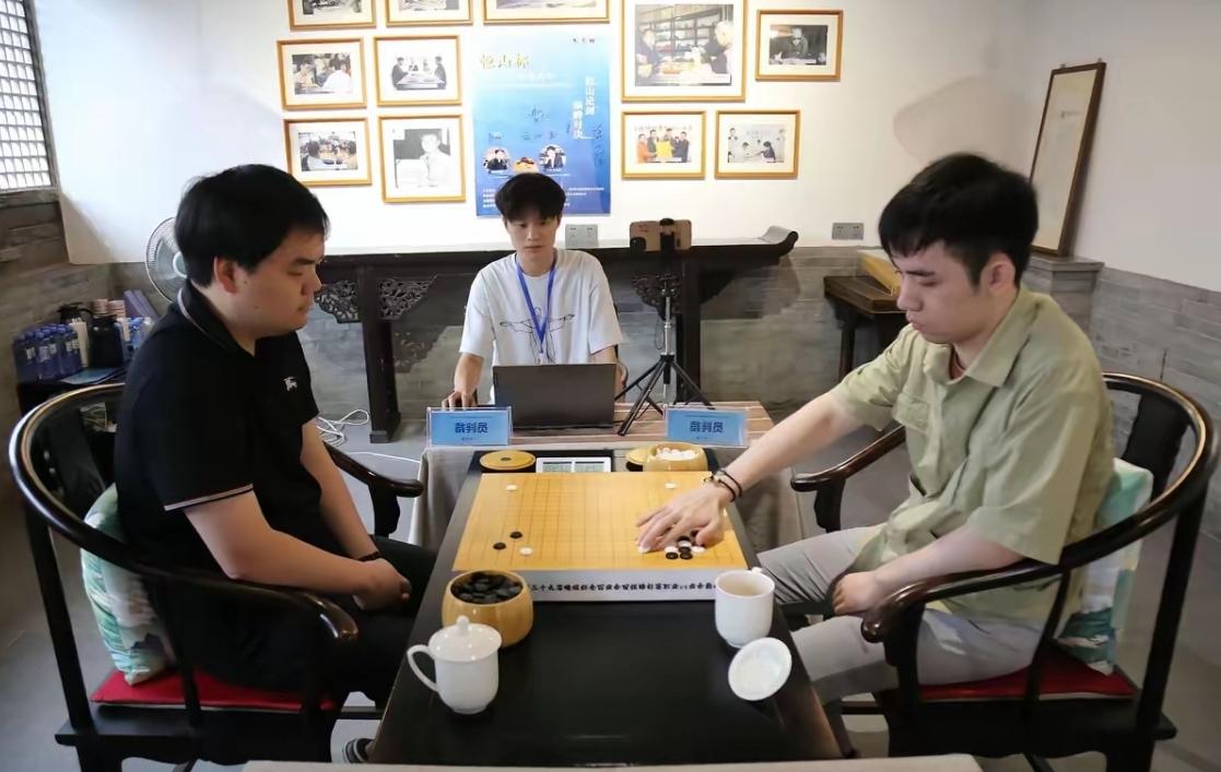 职业/业余最强对决~1：1平分秋色今年的31届LG杯世界冠军王星昊九段VS